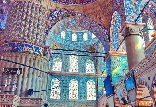 City vs. City: Comparing the Pros and Cons of Popular Travel Destinations