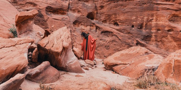 How to Save Money While Traveling: Budget-Friendly Tips and Tricks